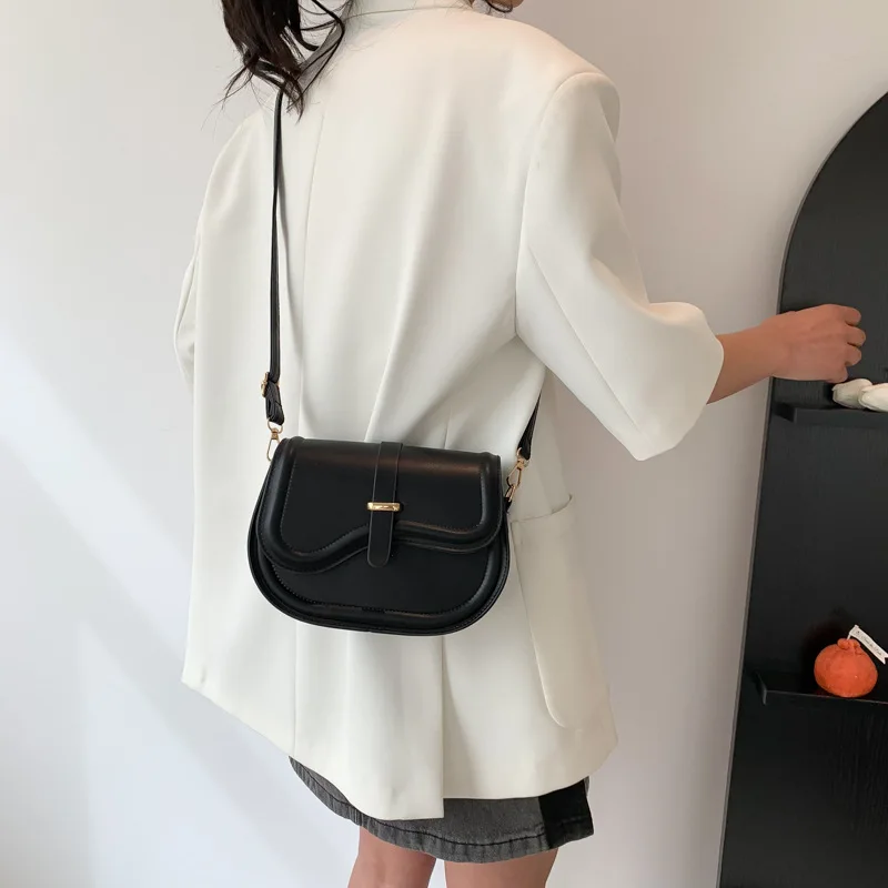 Spring and Summer Hot-Selling Little Women's Semicircle Saddle 2023 New Trendy All-Match Shoulder Crossbody Elegant Women's Bag