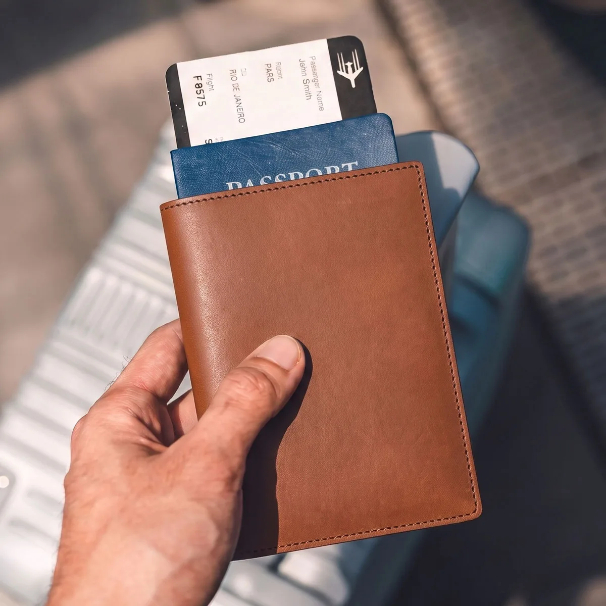 Фото Кошелек-обложка для паспорта из натуральной итальянской кожи Buttero с RFID-защитой, с возможностью индивидуальной гравировки, класса люкс, из кожи растительного дубления, для мужчин и женщин №3