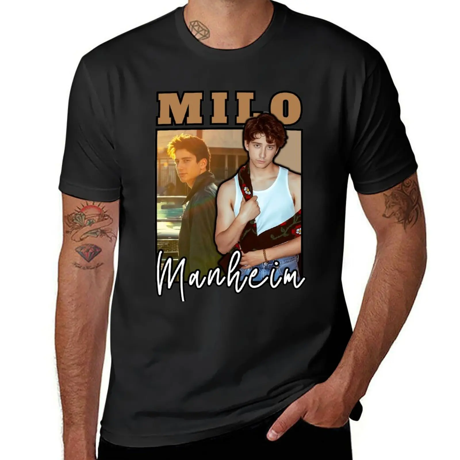 Фото Футболка Milo Manheim (актер) белого цвета, больших размеров, эстетичная одежда, графические принты, мужские футболки с графическим рисунком. №1
