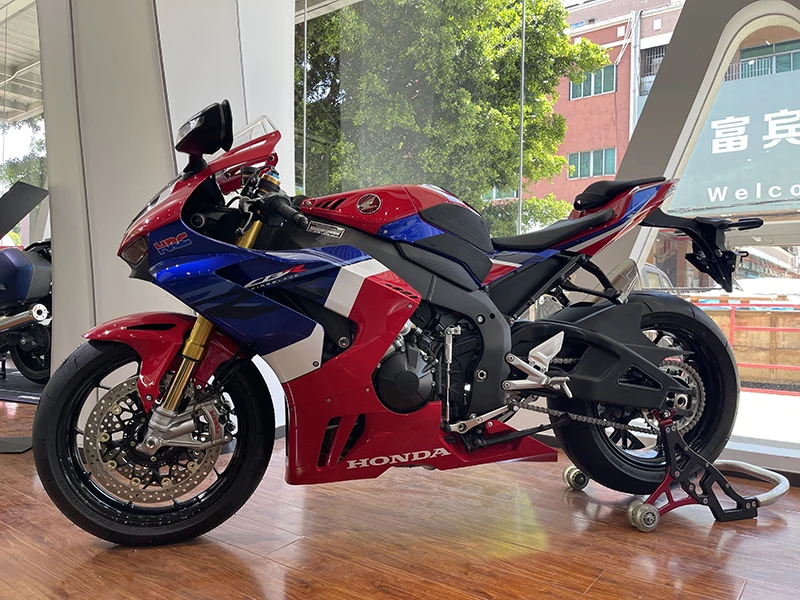 Фото Наклейка для Honda CBR1000RR-R SP CBR1000RRR, наклейка с газовым наколенником, новая модель №3