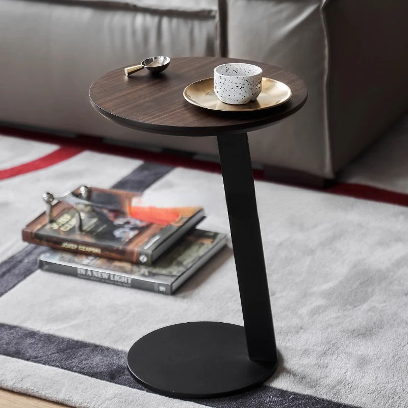 

How many corners/minimalist circles/living room sofas/