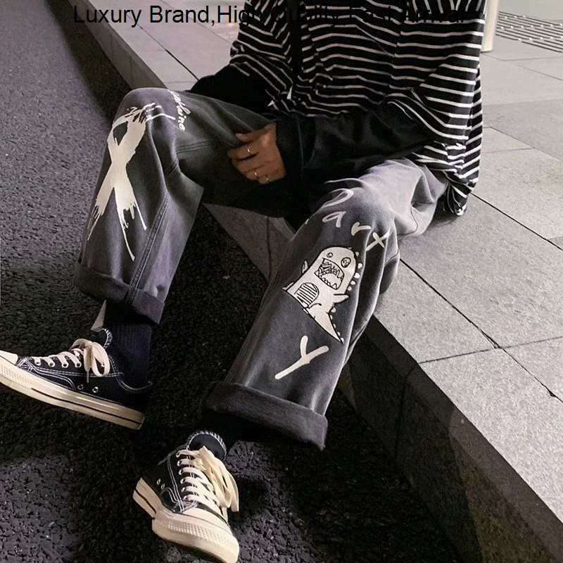 

Брендовая мужская одежда Y2K, джинсовая уличная одежда с принтом граффити, мешковатые джинсы, повседневные черные прямые брюки, укороченные брюки для мужчин