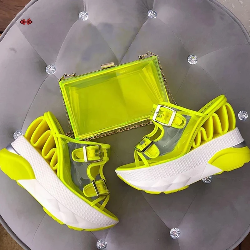 

Новинка 2022 года, прозрачные тапочки на танкетке, удобные летние сандалии на платформе, женские шлепанцы на высоком каблуке, женская обувь