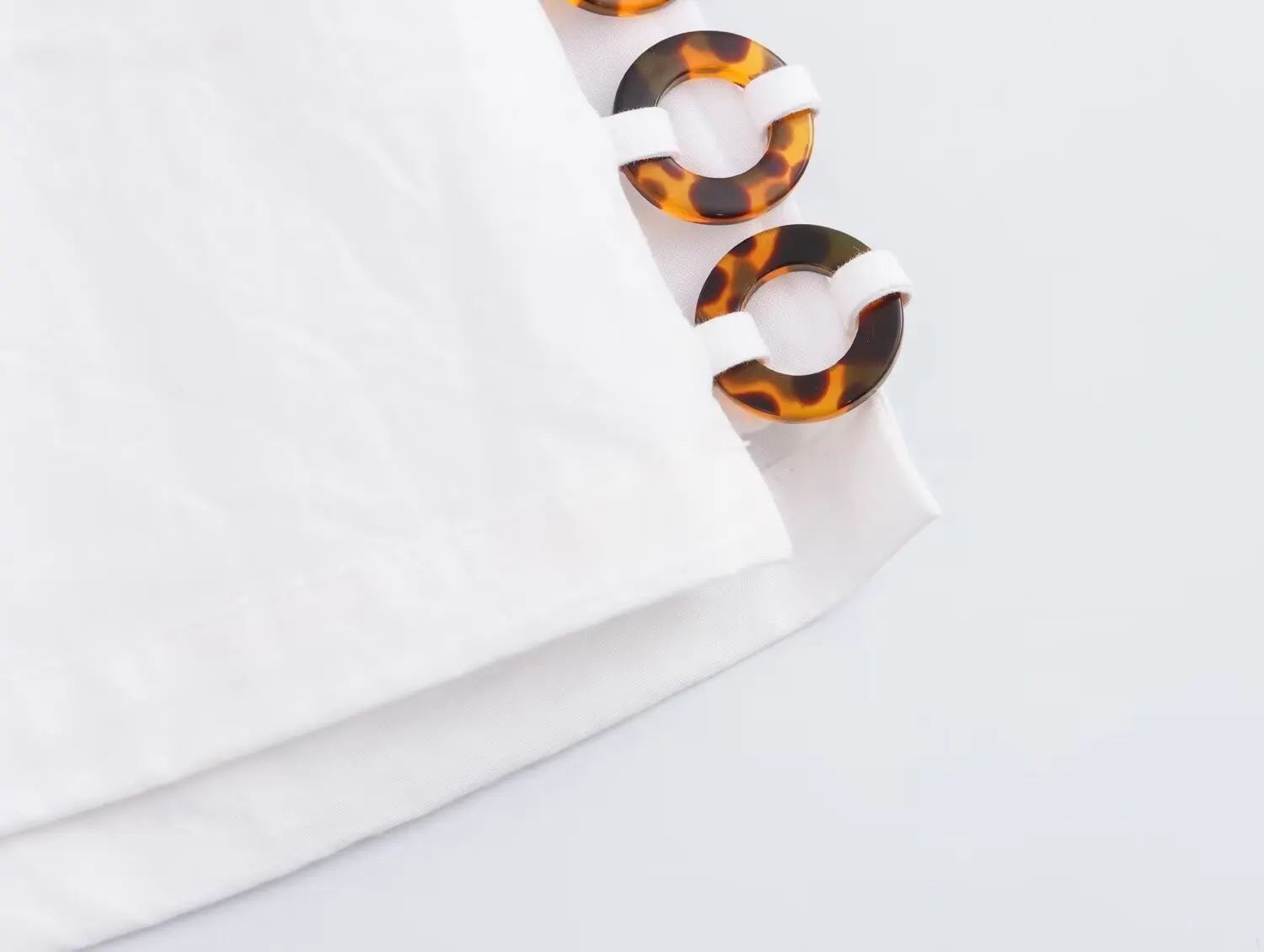 Женская мини-юбка с боковым кольцом и молнией однотонная