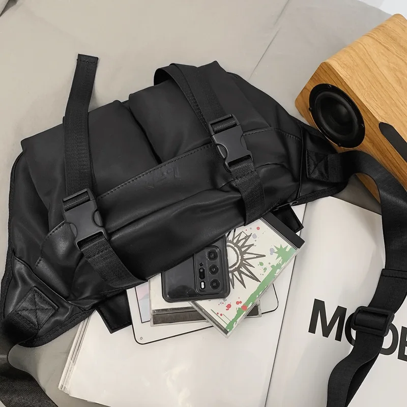 Street Trend Men Crossbody Bag IPad Zipper Waterproof Fashion Multi-layer Chest Bag Daily Commute Large Capacity Messenger Bag