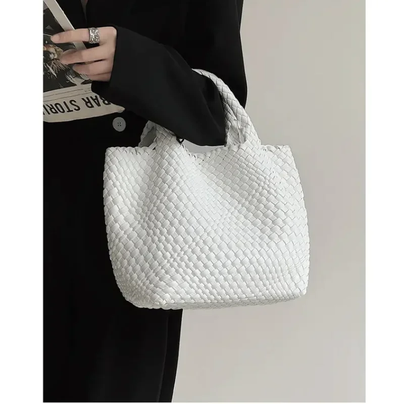 Женская сумка-тоут из мягкой кожи