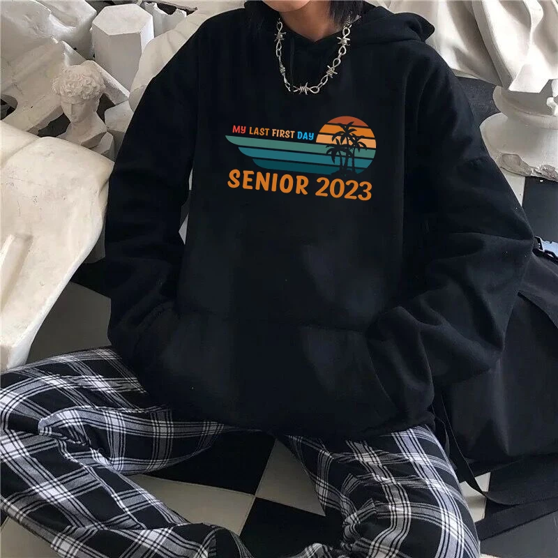 

Senior 2023 Graphic Hoodie Warm Pullover Drawstring Sweatshirt Hip Hop Gothic Streetwear Sweatshirt Autumn Long Sleeve Hoodie