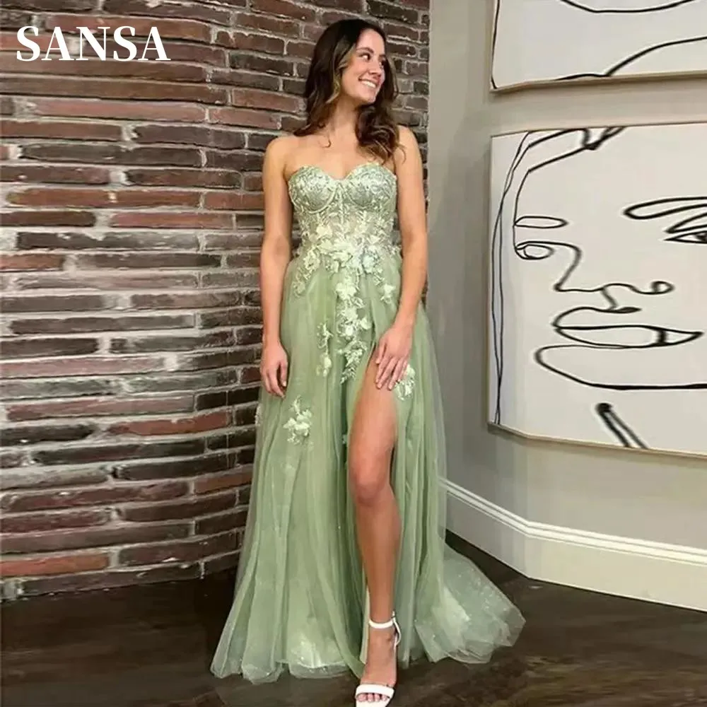 Женское кружевное платье Sansa зеленое ТРАПЕЦИЕВИДНОЕ без бретелек с вышивкой и