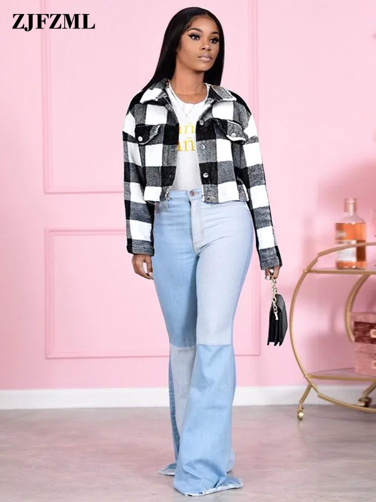 Женская укороченная куртка в клетку утепленная с длинным рукавом на пуговицах