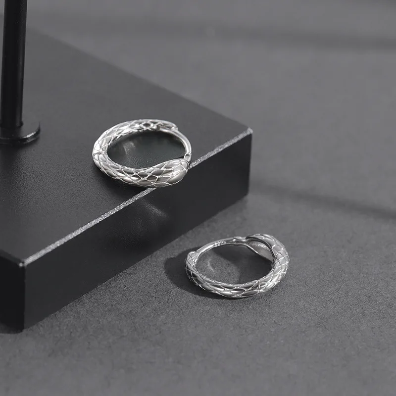 

Fashion Simple Snake Earrings For Men and Women Hip Hop Retro Cobra Ears Buckle Punk Gothic Jewelry Accessories Wholesale Bulk