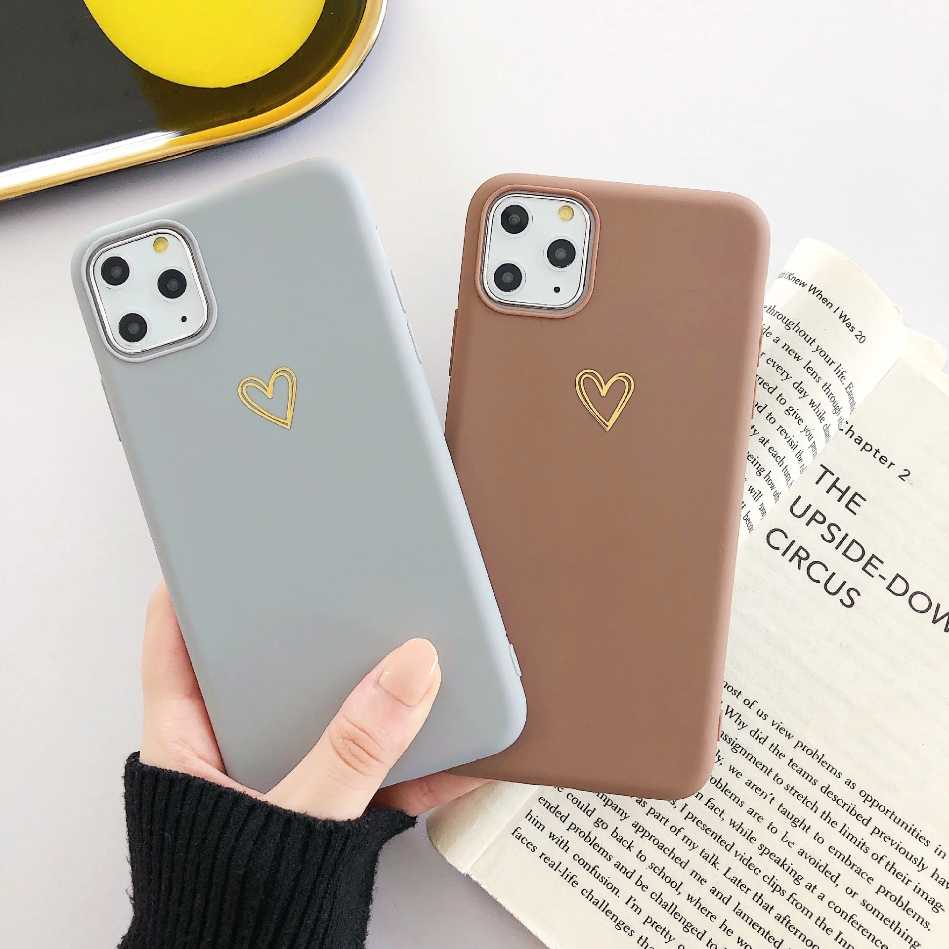 

Winter Retro Gold Pattern Couple Phone Case for IPhone XS 13 12 11 Pro MAX X XR Silicone Cover for IPhone 7 Plus 8 Plus Cases