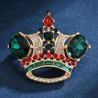 2022 new exquisite crown brooch high end all match green gemstone suit corsage creative clothing pin for women