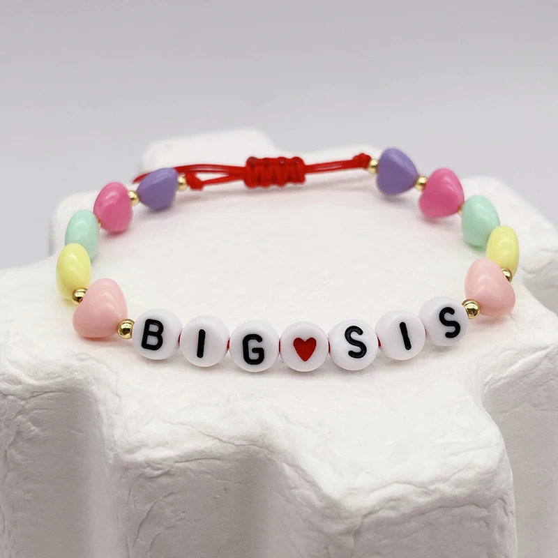 Милый акриловый браслет с бусинами в форме сердца для большой сестры и младшей