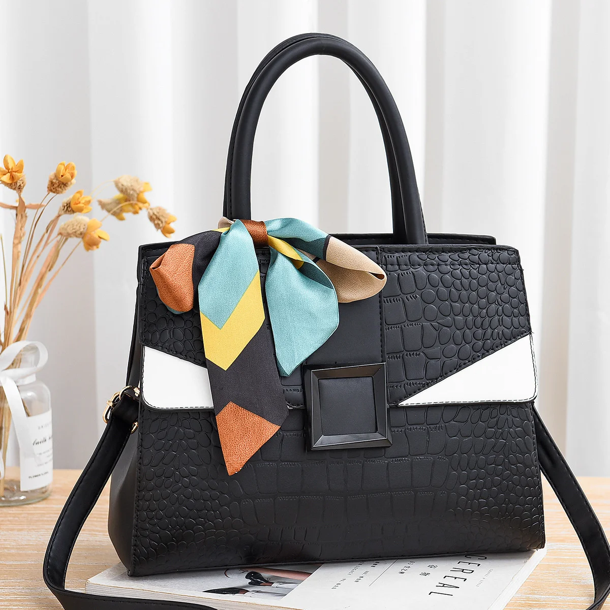 

Spring fashion style women's multicolor atmospheric Single Shoulder Messenger Handbag