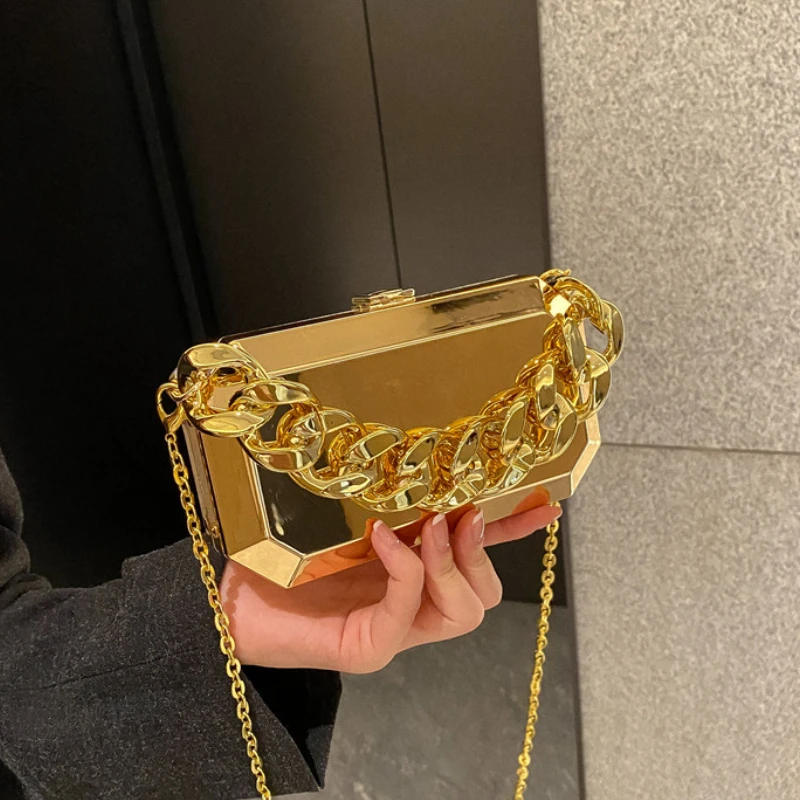 

Сумка металлическая женская с толстой цепочкой, в стиле хип-хоп