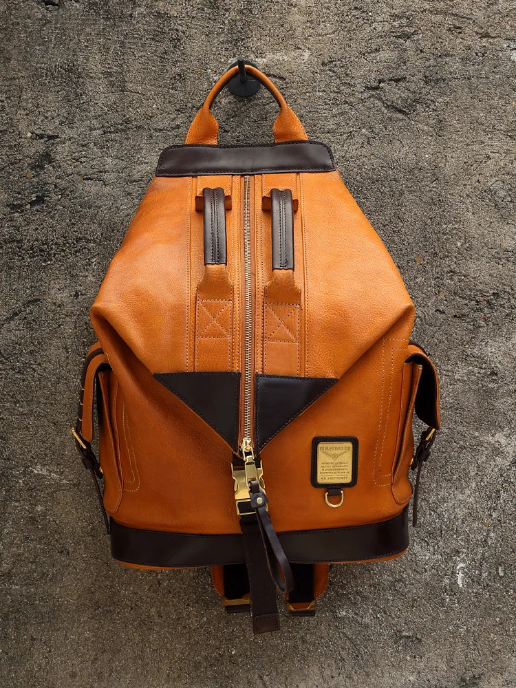 Рисунок 2 - Вместительный рюкзак из воловьей