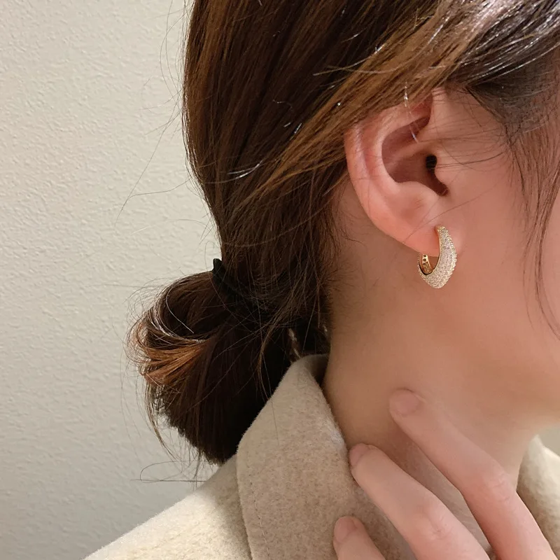 

Real Gold Electroplated Silver Needle Geometric Zircon Earrings (korean Version), Fashionable And Personalized Retro Earrings