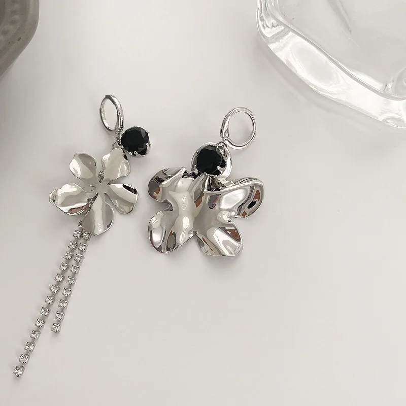 

Vintage Silver Color Metal Drop Dangle Earrings for Women Girls Rhinestone Flower Tassel New Trendy Earrings Jewelry Ornamnets