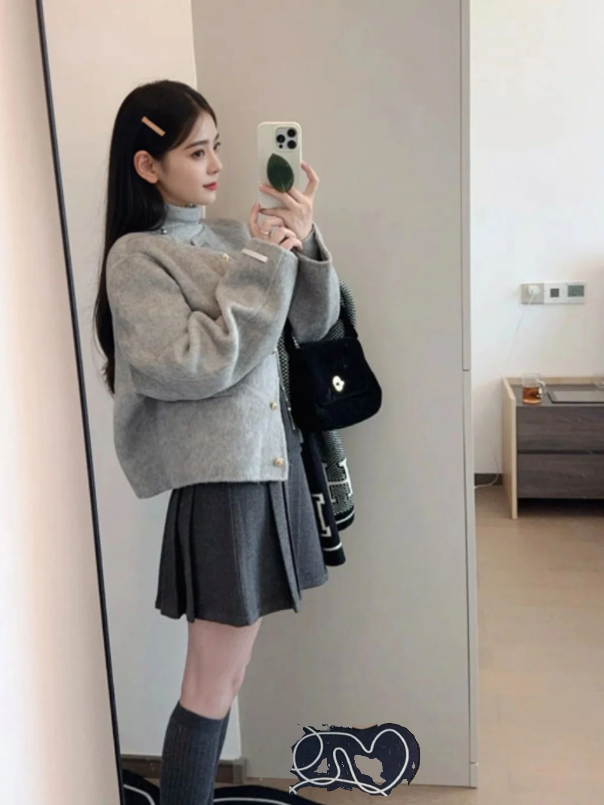 Серая короткая шерстяная куртка этого года. Популярное пальто High-Grade Sense. Очень