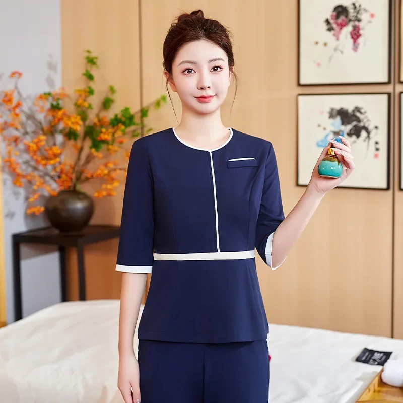 Элегантный высококлассный косметологический костюм для косметологических