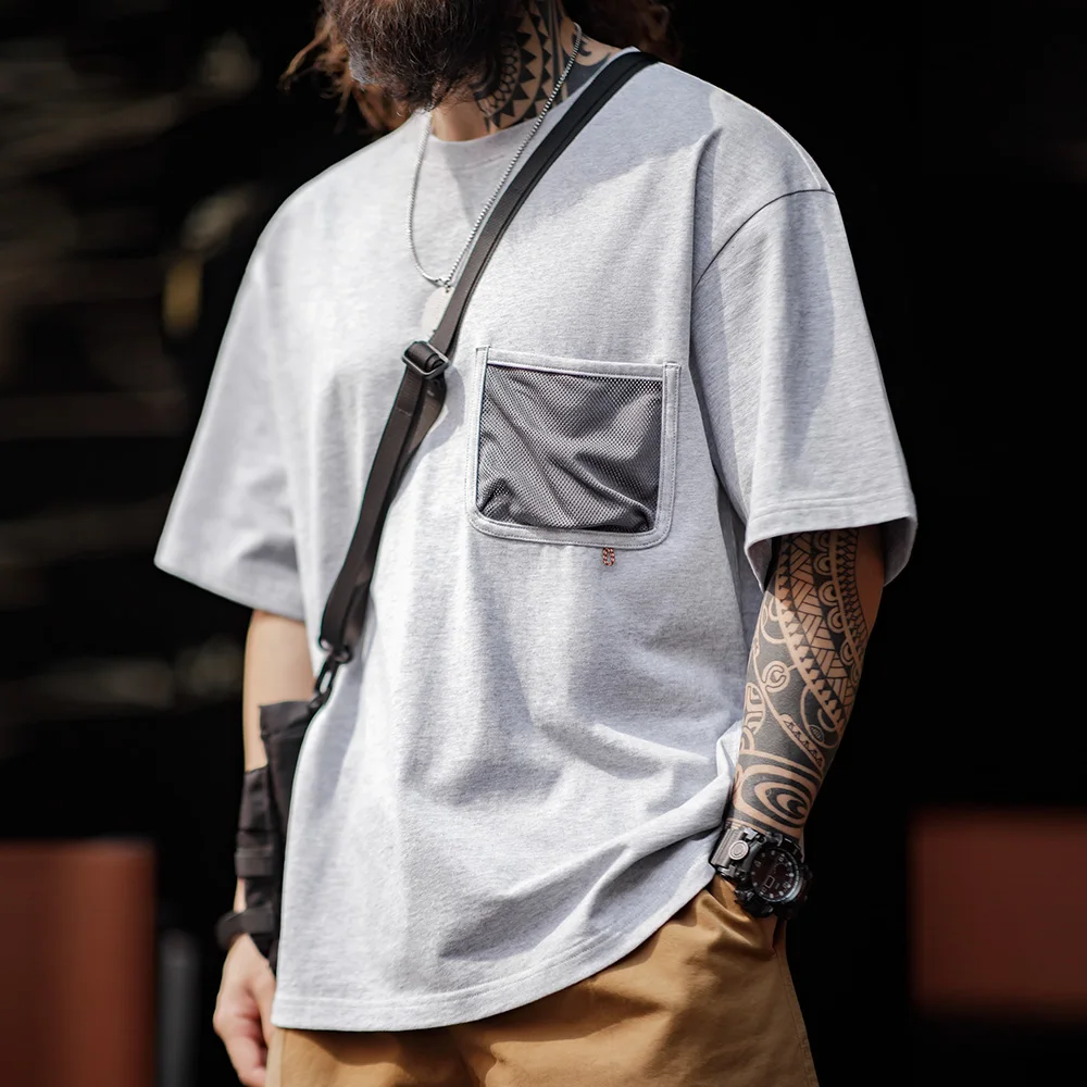 Футболка мужская с коротким рукавом круглым вырезом и карманами