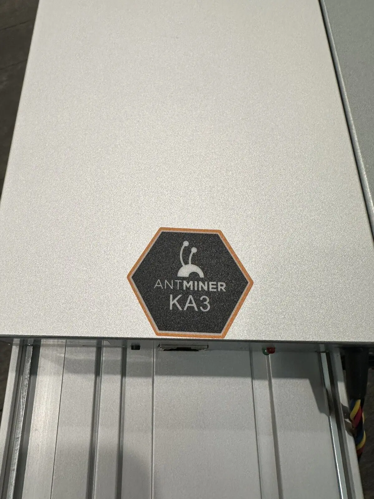 Купите 2 и получите 1 бесплатно новый Antminer KA3 166T 3154 Вт Майнер в наличии