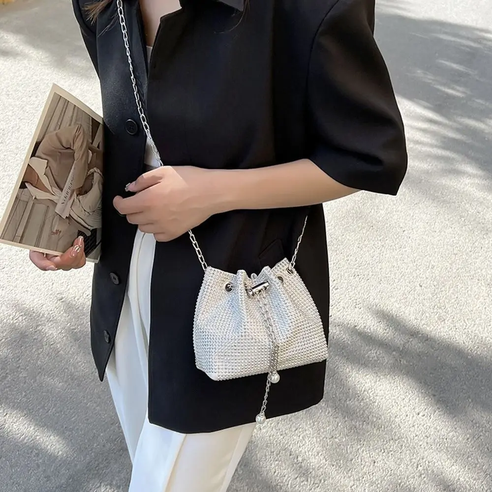 

Shoulder Pouch Crossbody Bag Cloth Sequin Drawstring Female Handbag Small Bucket Bag Women Handbags Chain Shoulder Bag