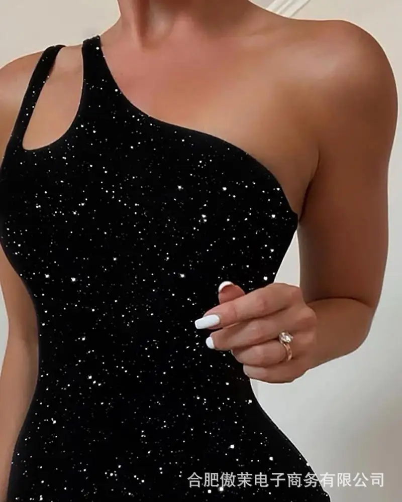 

2022 Women's Silver One-shoulder Dress Dress Women