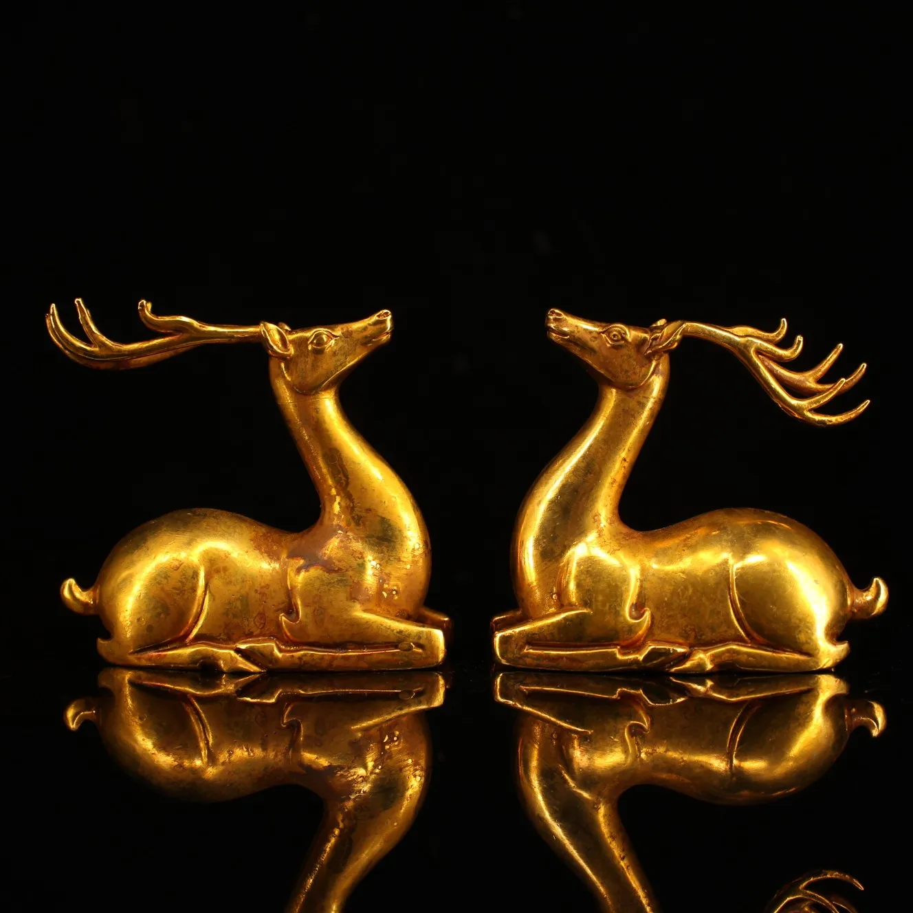 

Exquisite antique pure copper gilt deer ornament