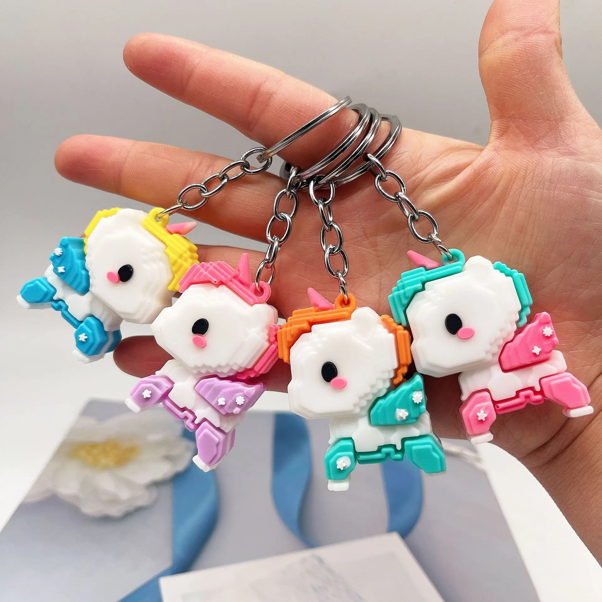 

Fashion Fun Blocks Mini Unicorn Keychain Creative Stere PVC Pegasus Unicorn Key Ring Cute Backpack Car Pendant Gifts for Friends