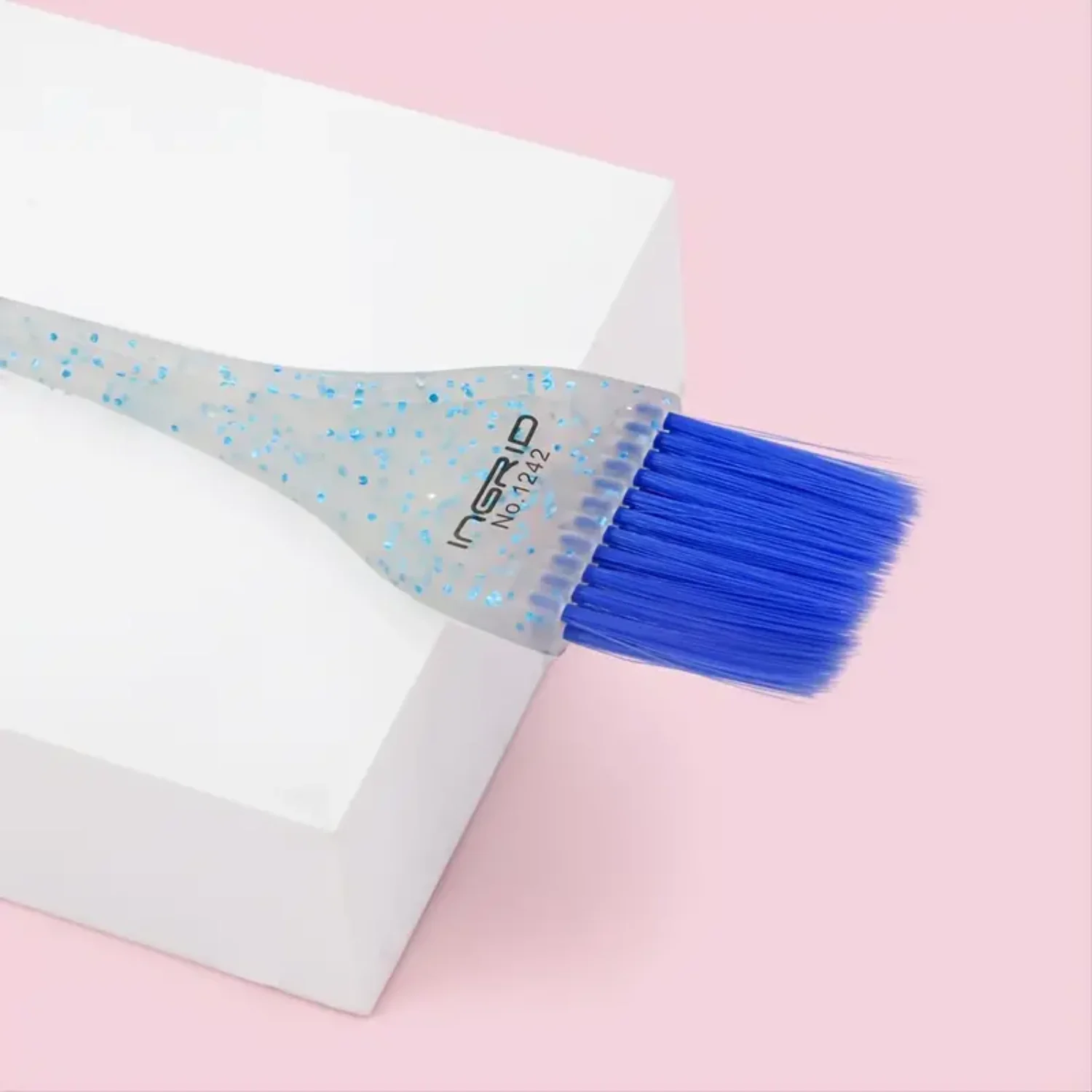 Luxury Glitter Brush with Soft Feathered Bristles and Cosmic Multicolor Handle for Stunning Makeup Results Eyelash comb Brochas