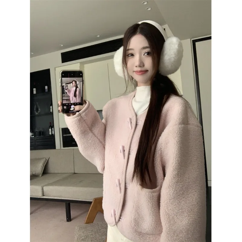 Нежное женское пальто с хлопковой подкладкой из искусственного берберского