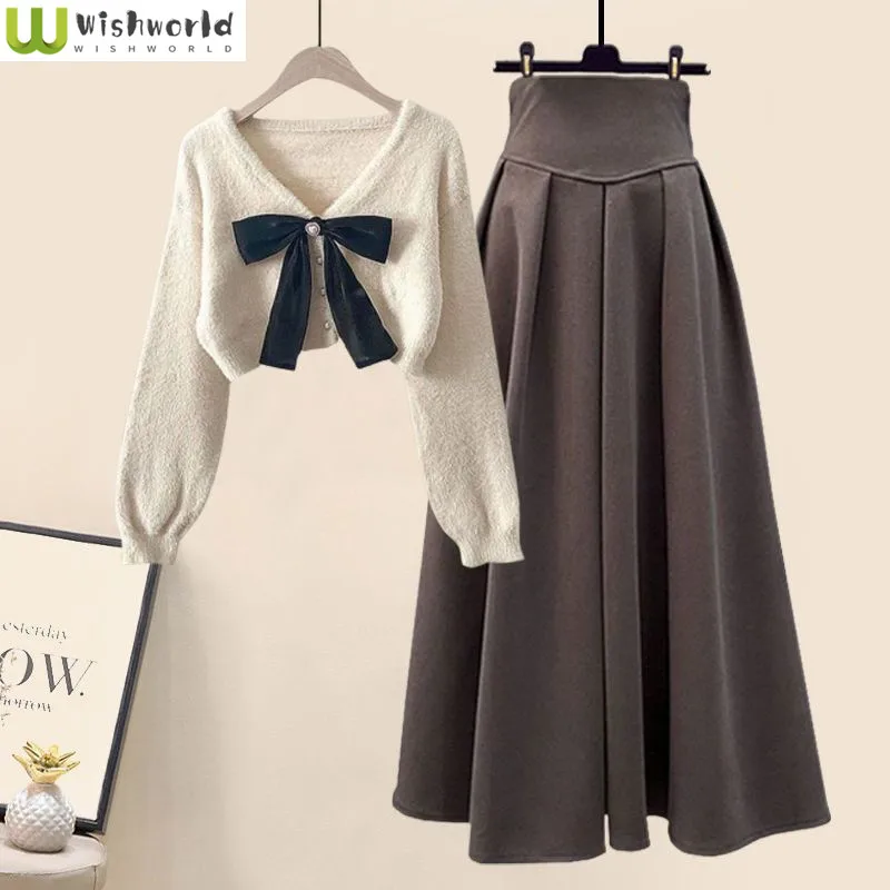 

Autumn and Winter Set Women's 2023 New Korean Edition Waist Shrinking Sweater High Waist Half Skirt Two Piece Set Fashion
