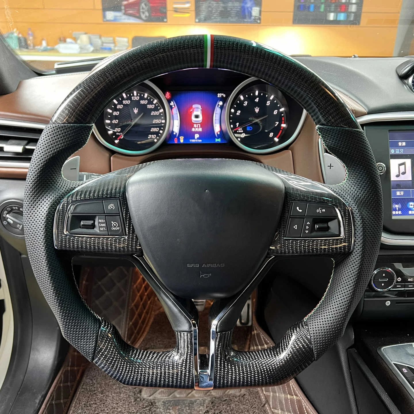 

Customized Carbon Fiber Car Steering Wheel For Maserati Ghibli Quattroporte GTS 2013 2014 2015 2016 2017 2018 2019 2020 2021