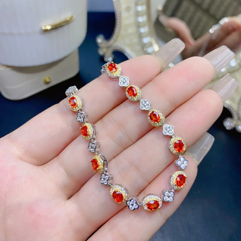 Женский браслет из серебра 925 пробы с натуральным красным сапфиром