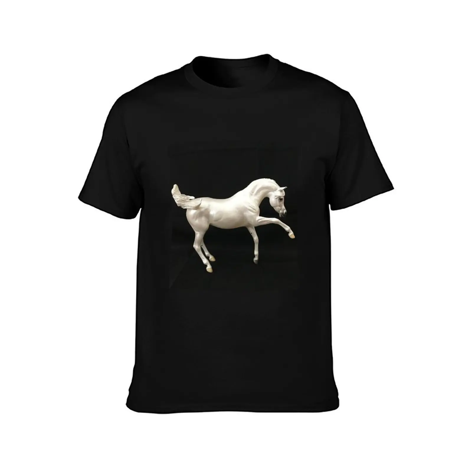 Фото Футболка Breyer White Arabian Stallion/Thunder: Broncos Team Mascot (традиционная модель 1:9), устойчивая к запахам, с короткими рукавами №2