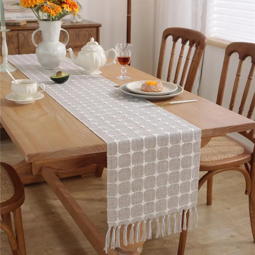 

Plaid Table Runners Handmade Rustic Farmhouse Style Table Cover With Tassels For Dining Table Decoration