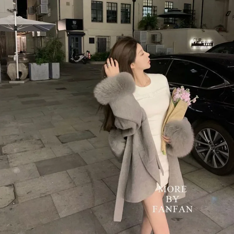 Женское утепленное шерстяное пальто с поясом