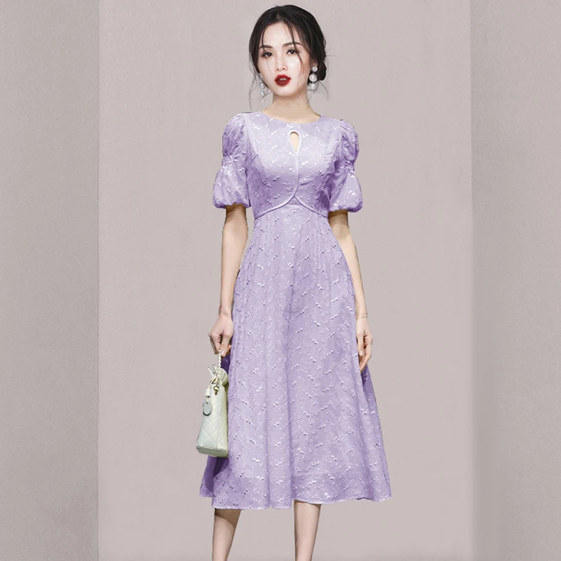 

Женское платье миди с цветочной вышивкой, модельное офисное фиолетовое платье с круглым вырезом и рукавами-фонариками, ажурное платье с высокой талией, лето 2023