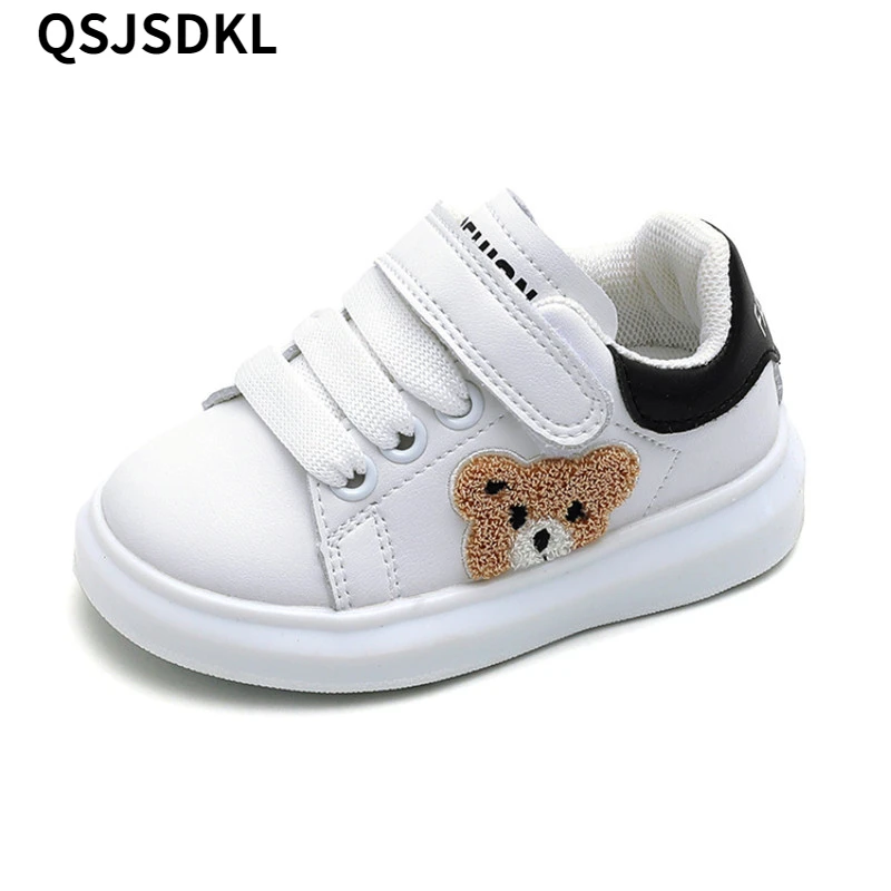 

Кроссовки детские кожаные, мягкая подошва, симпатичный медведь, модная теннисная обувь для начинающих ходить мальчиков и девочек, белые, 2023