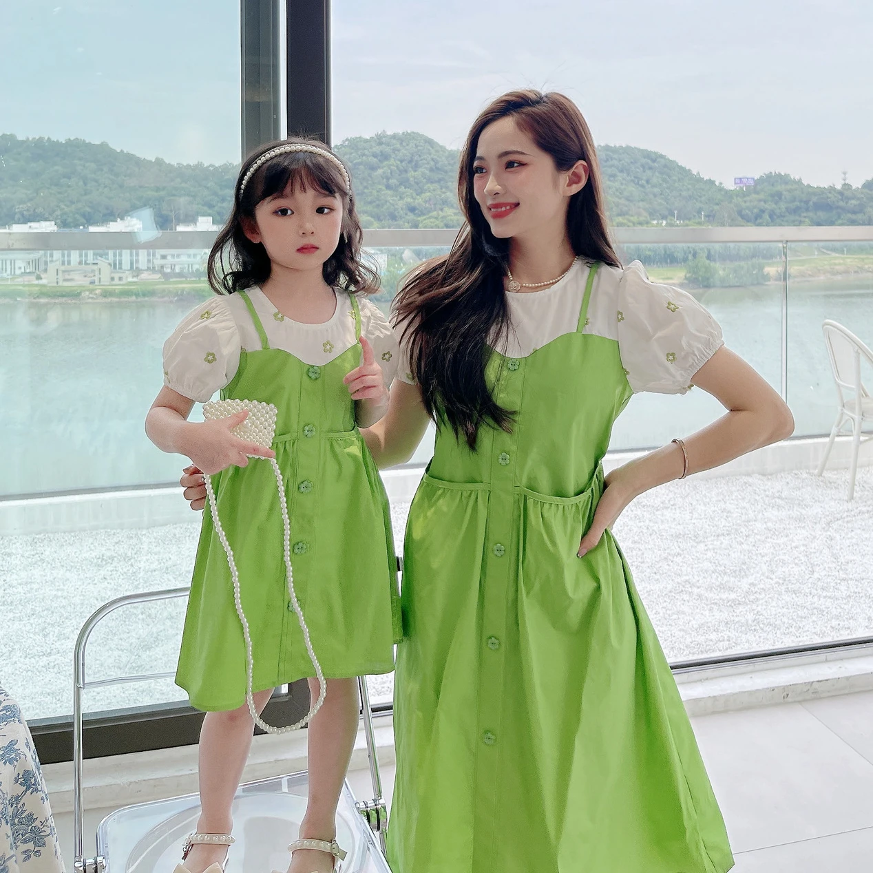 

Mother and Daughter Matching Holiday Green Dress Mom Baby Girls Same One Piece Dress for Mommy and Me 2023 Summer Clothing Robe