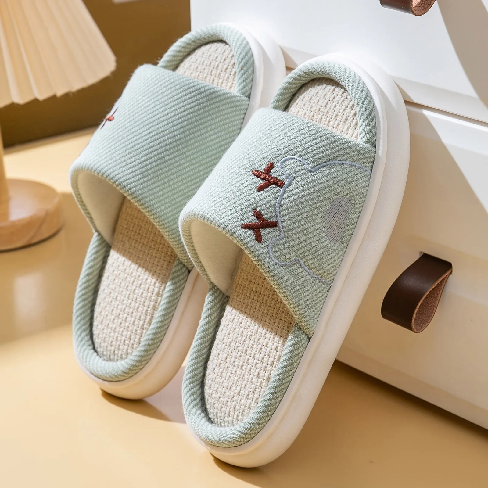 

Couples Home Soft Slippers Women Indoor Bedroom Slippers Comfortable Women Flax House Shoes Non-slip High Quality Flat Slippers