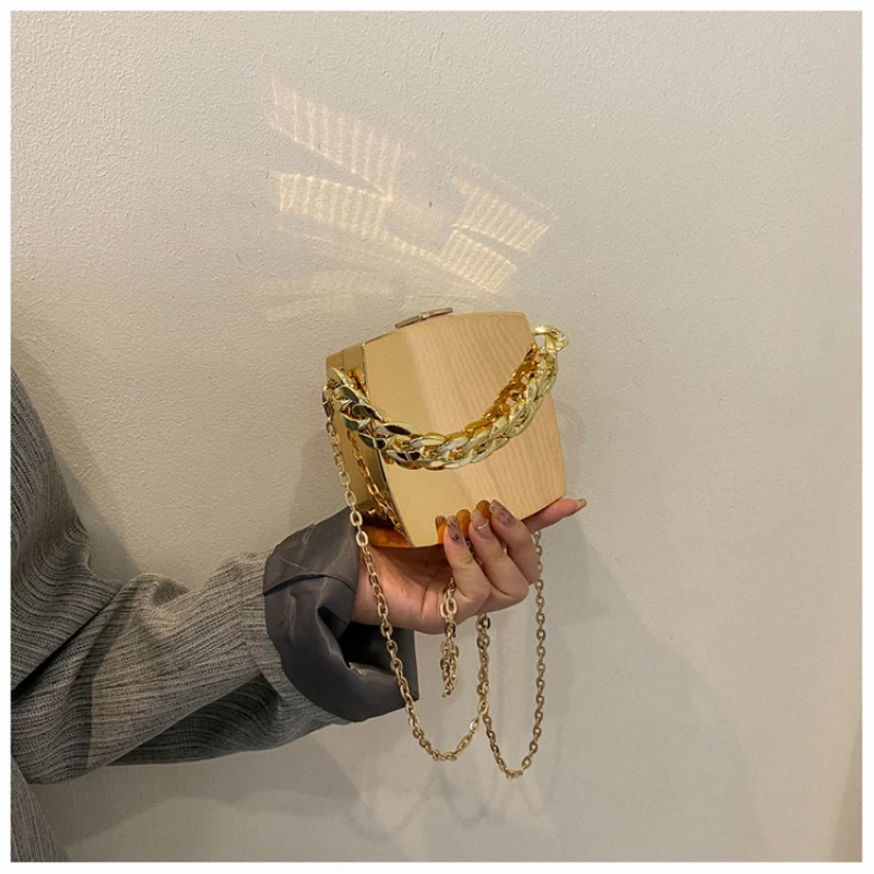 Ladies High Quality Leather Shoulder Bags For Women Long Gold Chain Shoulder Bags Luxury Handbags Crossbody Bags For Women Purse