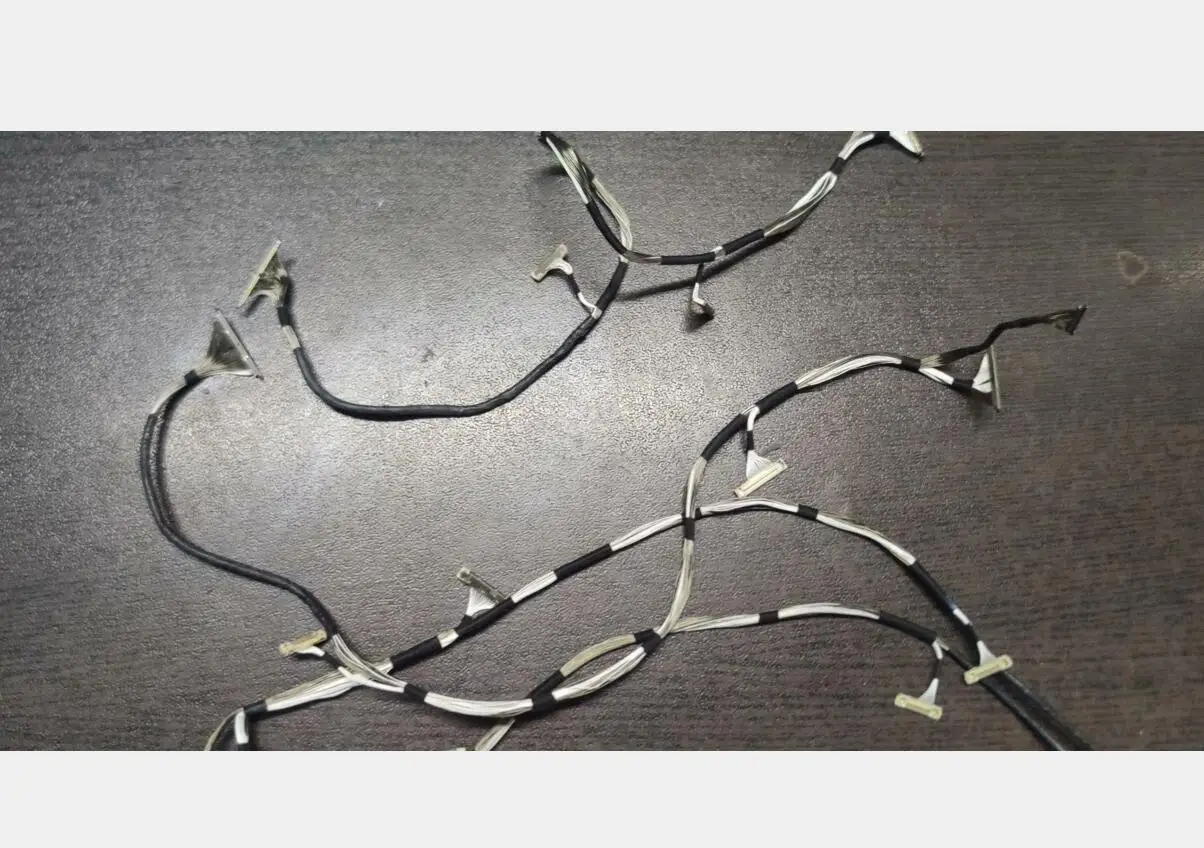 

Запасные части для радиоуправляемого дрона EVO Max 4T PTZ сигнальная линия