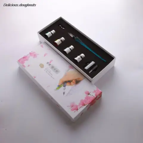Винтажная стеклянная перьевая ручка