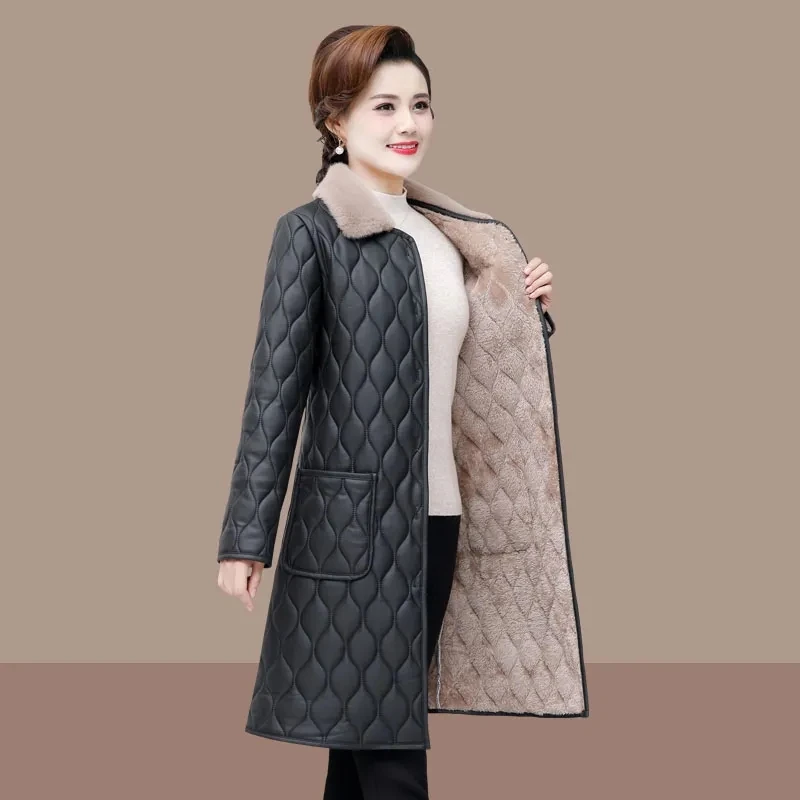 Новое плюшевое утепленное кожаное пальто для мамы зимняя длинная ветровка из