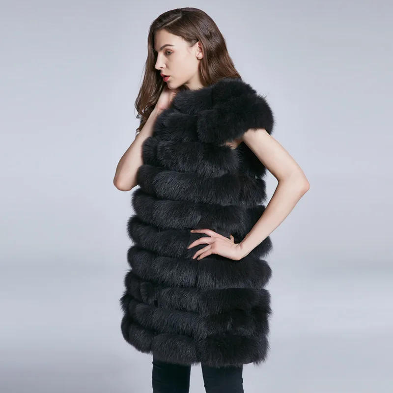 Рисунок 6 - Женская жилетка с лисьим мехом