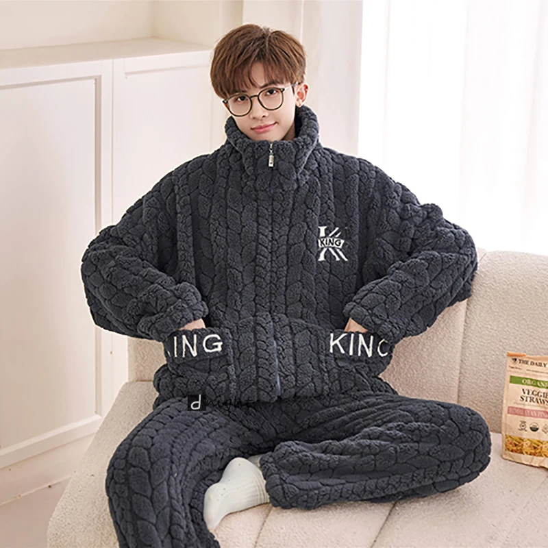 Рисунок 5 - Мужская зимняя теплая одежда для сна