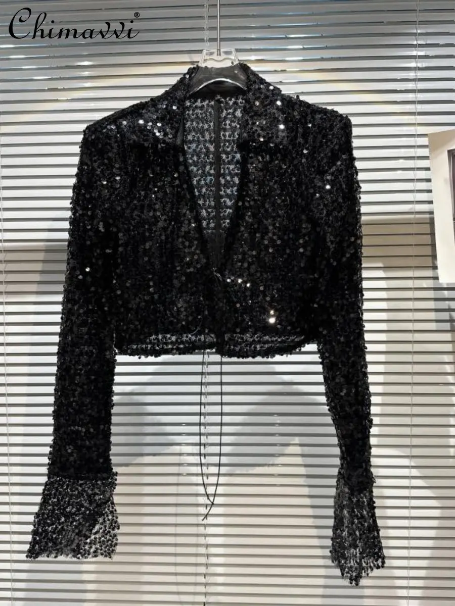 

Женское блестящее короткое пальто, блестящее короткое пальто с короткими рукавами-колокольчиками и наплечниками, весна 2023