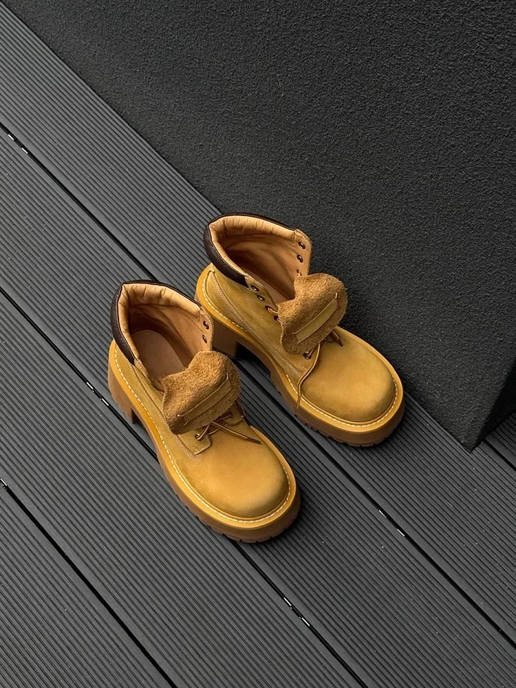 Кожаные ботинки на платформе и толстом каблуке с ремешком шнуровке женские